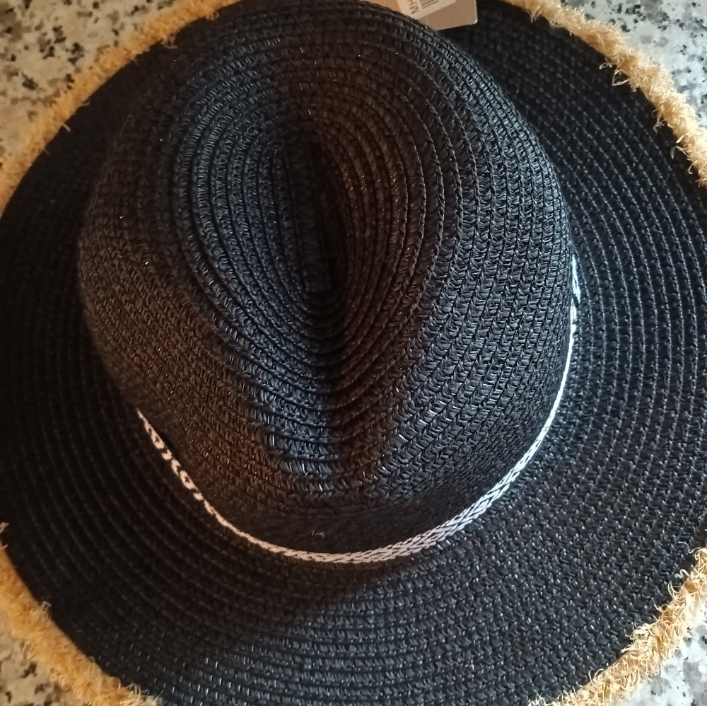 Hat - Picture 2 of 4